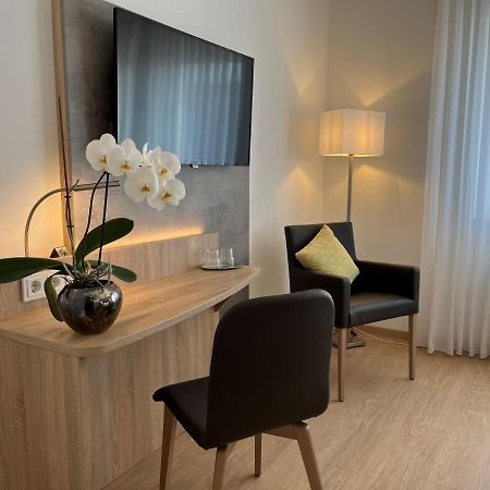 Hotel Garni Geisler โคโลญ ภายนอก รูปภาพ