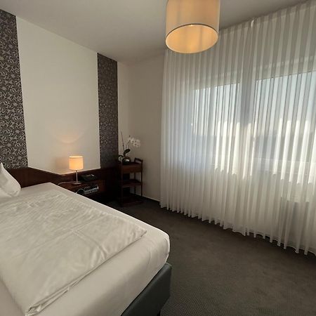 Hotel Garni Geisler โคโลญ ภายนอก รูปภาพ