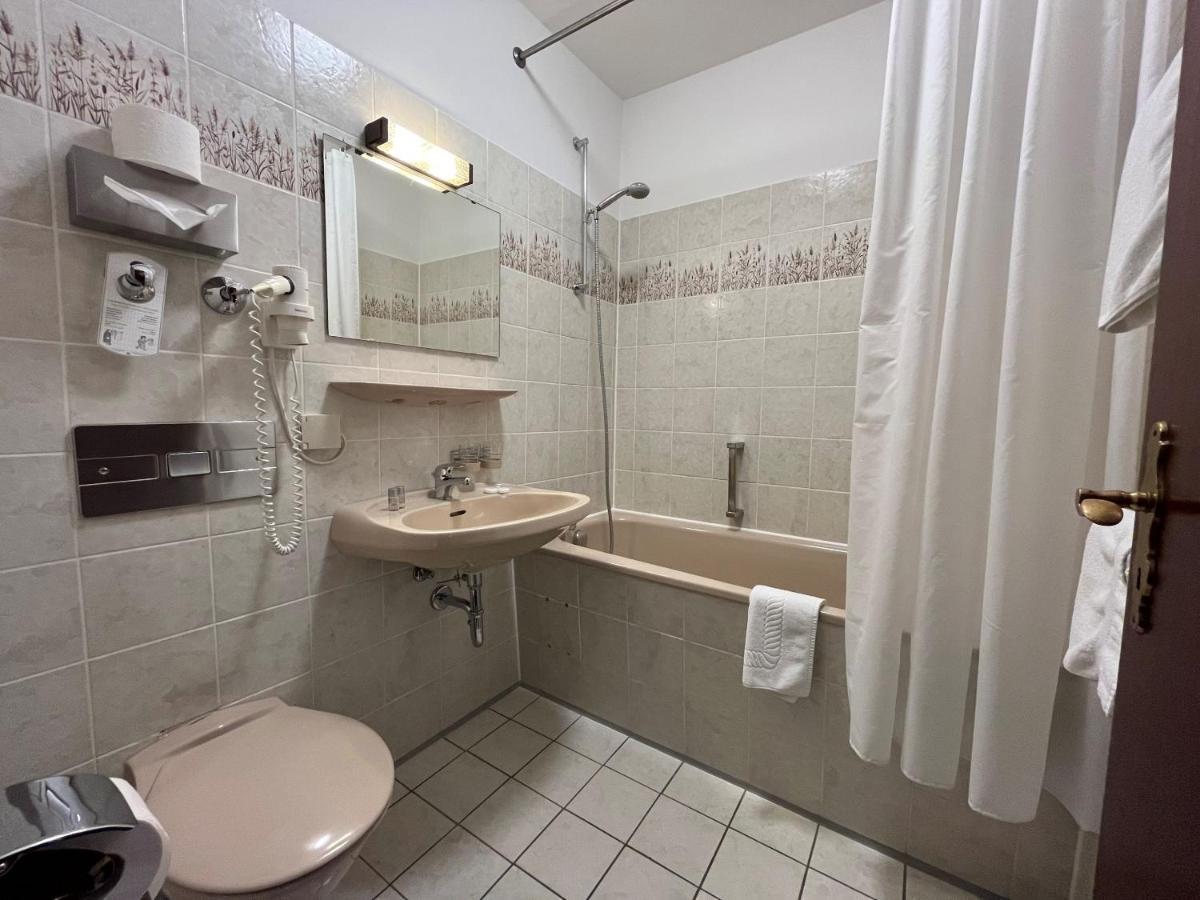 Hotel Garni Geisler โคโลญ ภายนอก รูปภาพ