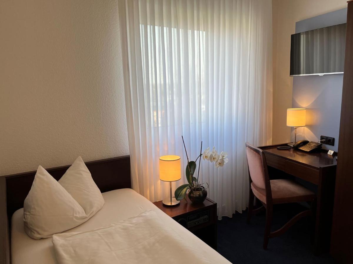 Hotel Garni Geisler โคโลญ ภายนอก รูปภาพ