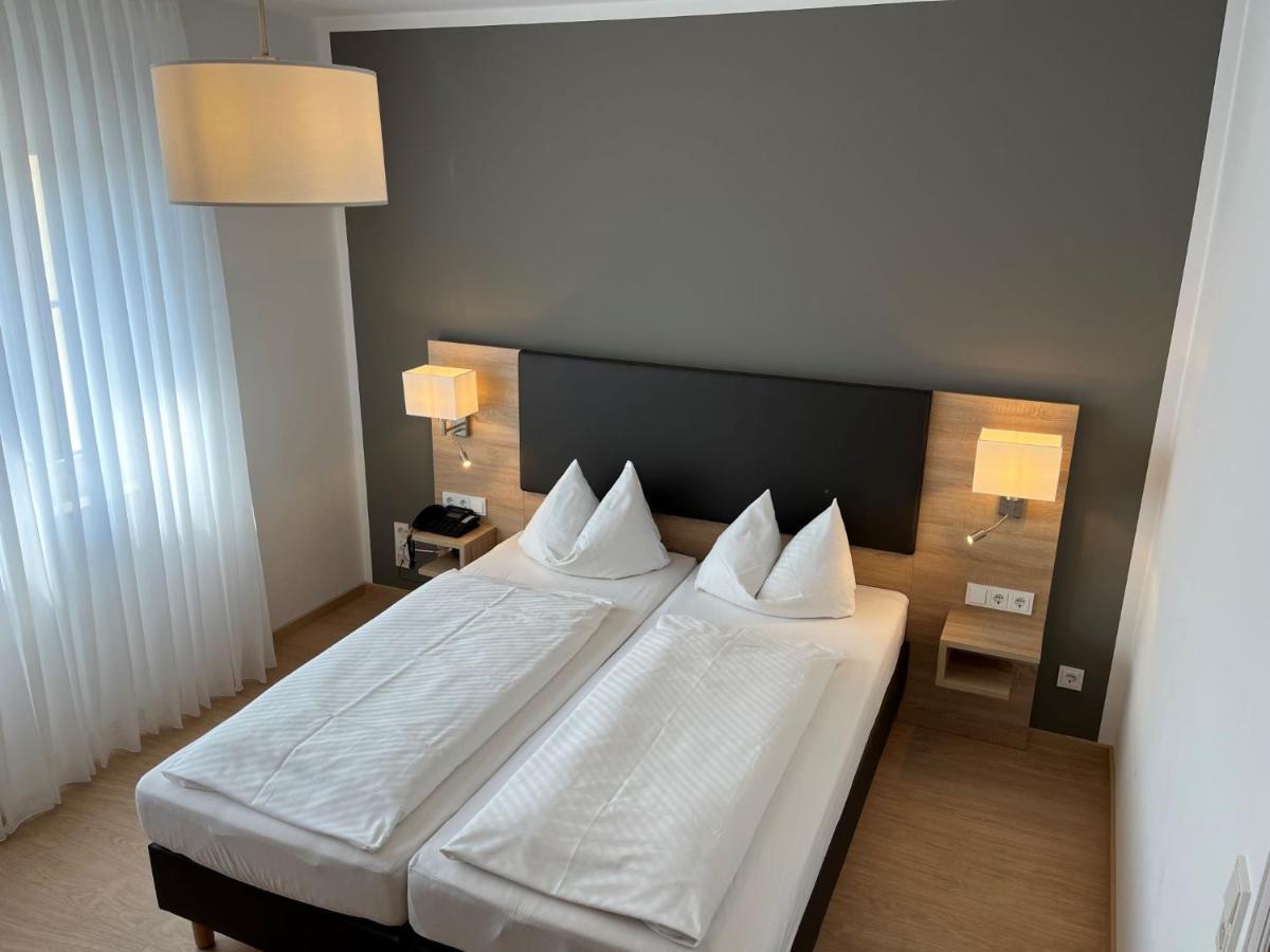 Hotel Garni Geisler โคโลญ ภายนอก รูปภาพ