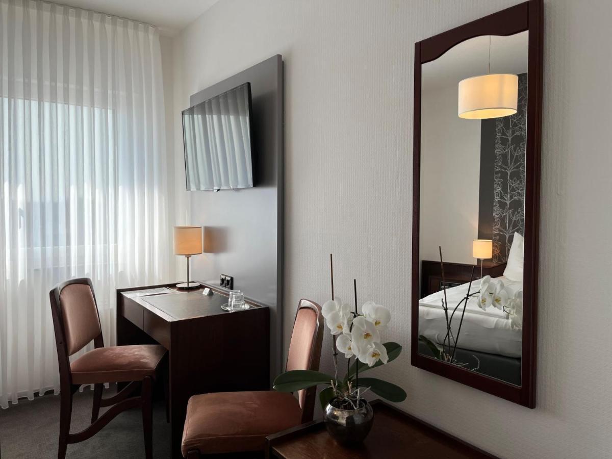Hotel Garni Geisler โคโลญ ภายนอก รูปภาพ