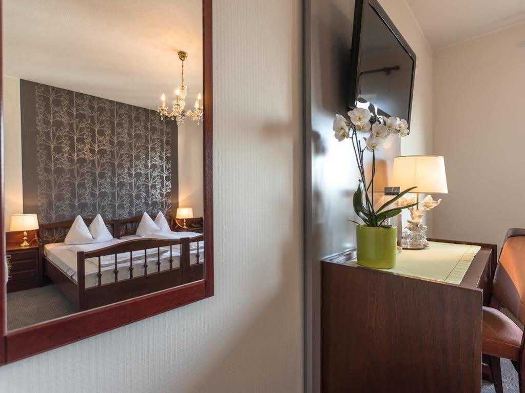 Hotel Garni Geisler โคโลญ ภายนอก รูปภาพ